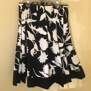 Tahari skirt